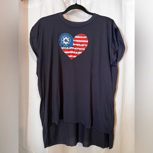 Club Pilates—super soft navy patriotic tee—size large